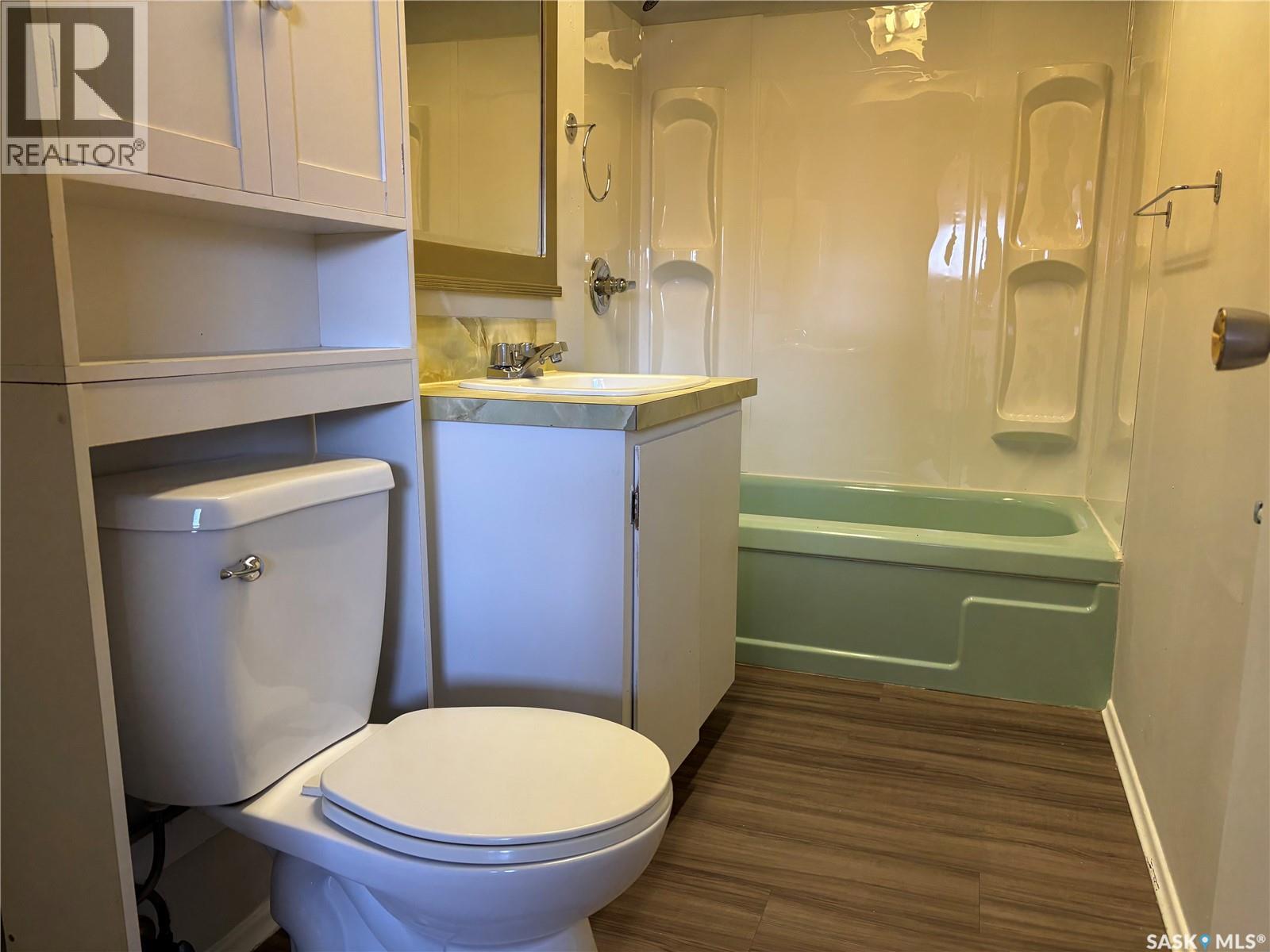 201 Lister Kaye Crescent, Swift Current, Saskatchewan  S9H 4J6 - Photo 17 - SK033456