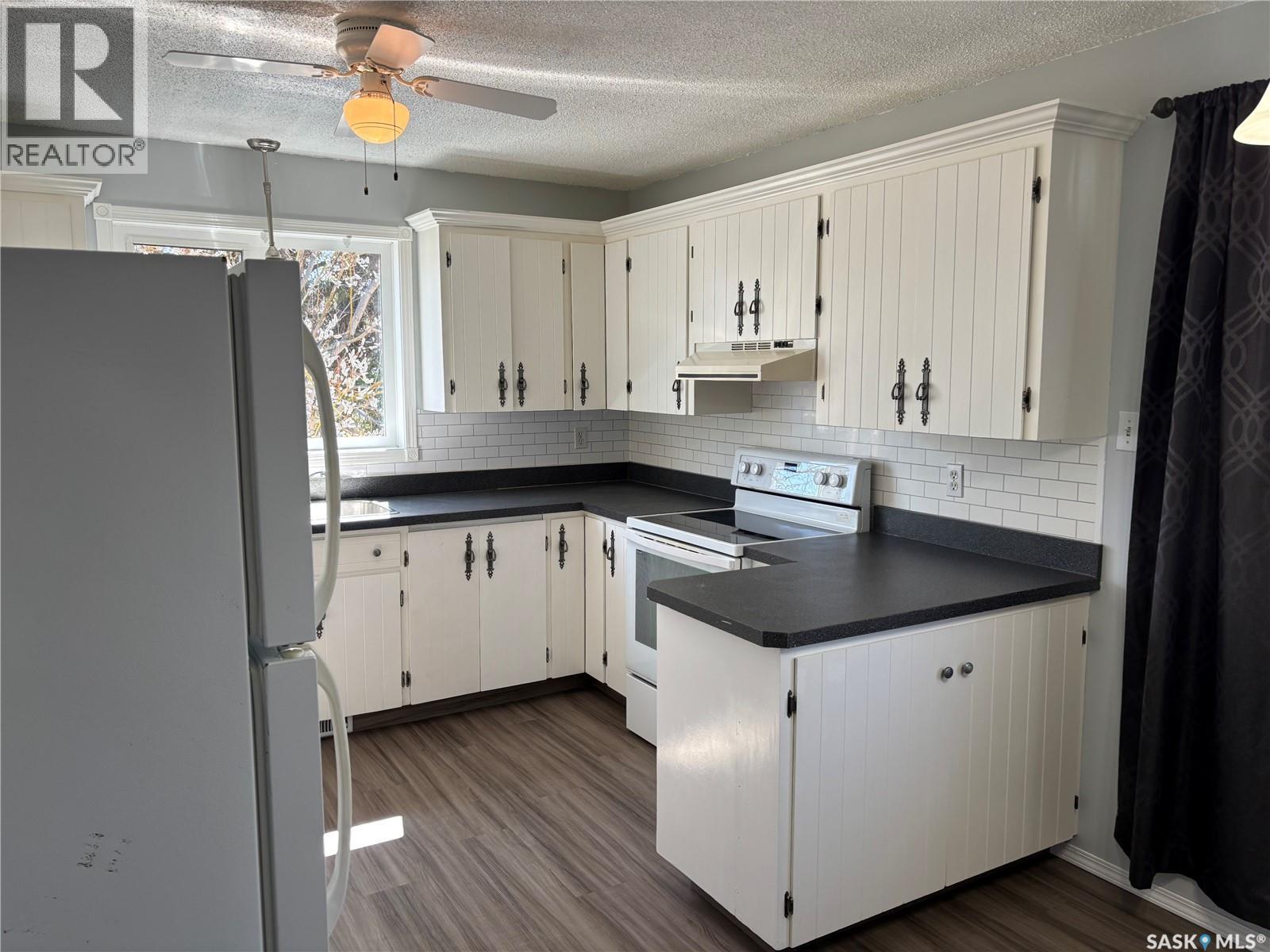 201 Lister Kaye Crescent, Swift Current, Saskatchewan  S9H 4J6 - Photo 4 - SK033456