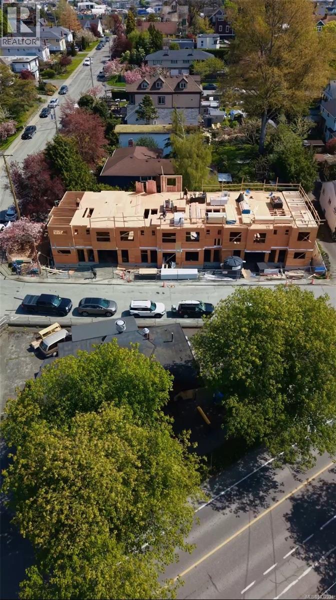 2 1035 Russell St, Victoria, British Columbia  V9A 3Y2 - Photo 3 - 1032334