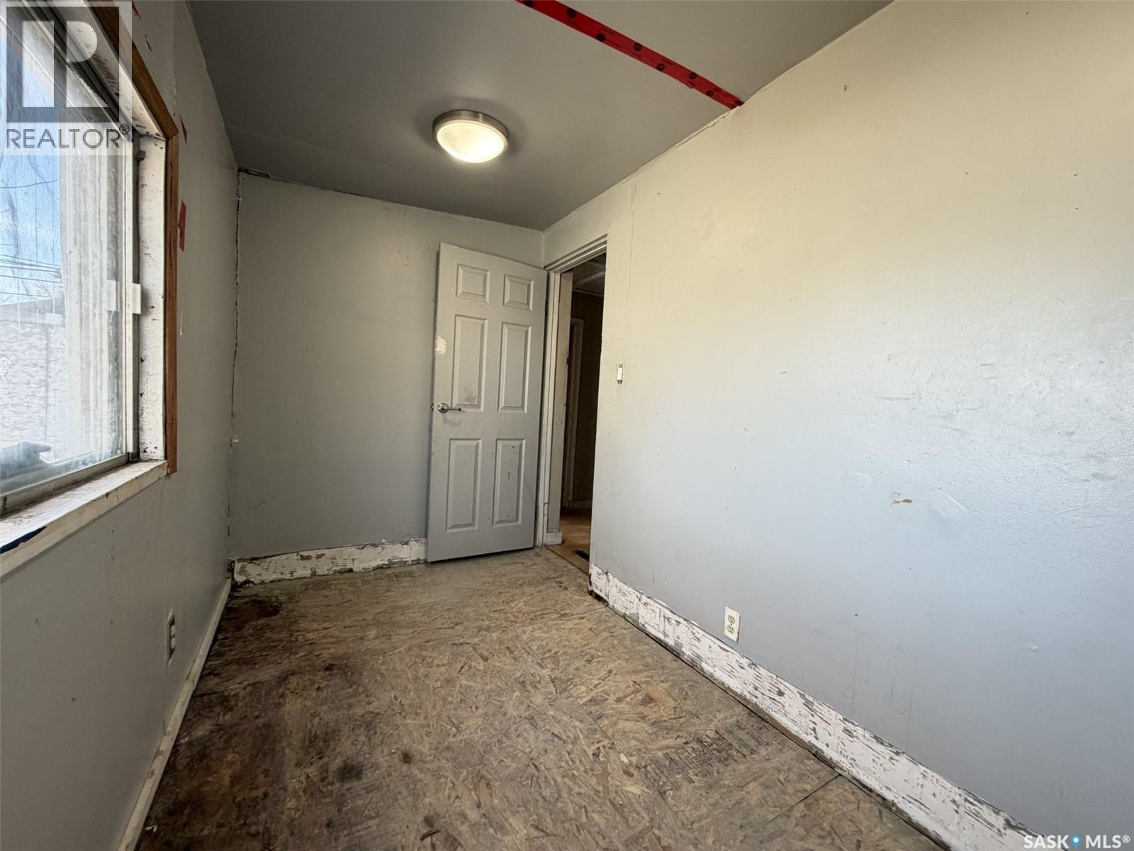 1037 Broder Street, Regina, Saskatchewan  S4N 3P8 - Photo 11 - SK033480