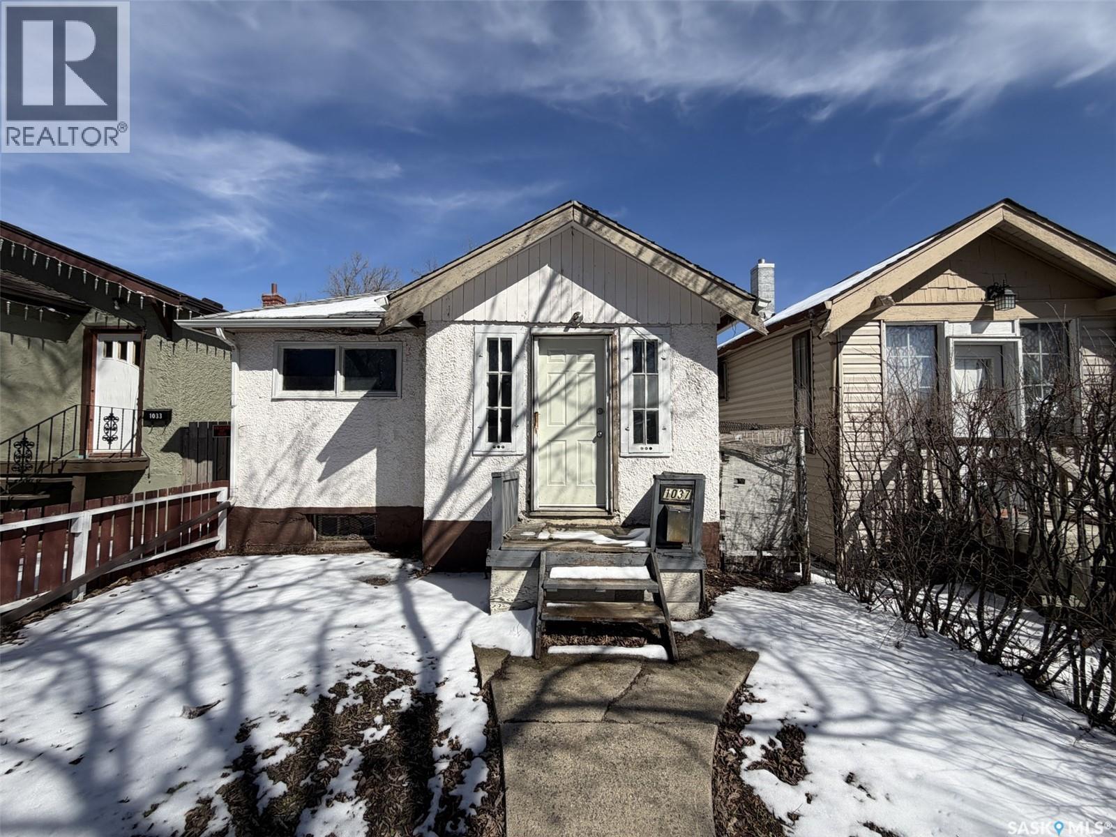 1037 Broder Street, Regina, Saskatchewan  S4N 3P8 - Photo 2 - SK033480
