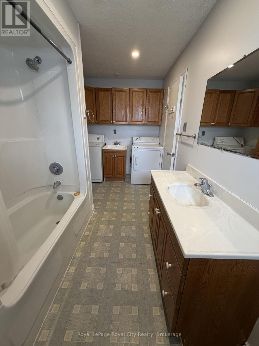 2 - 245 Speedvale Avenue W, Guelph, Ontario  N1H 1C5 - Photo 21 - X13031030