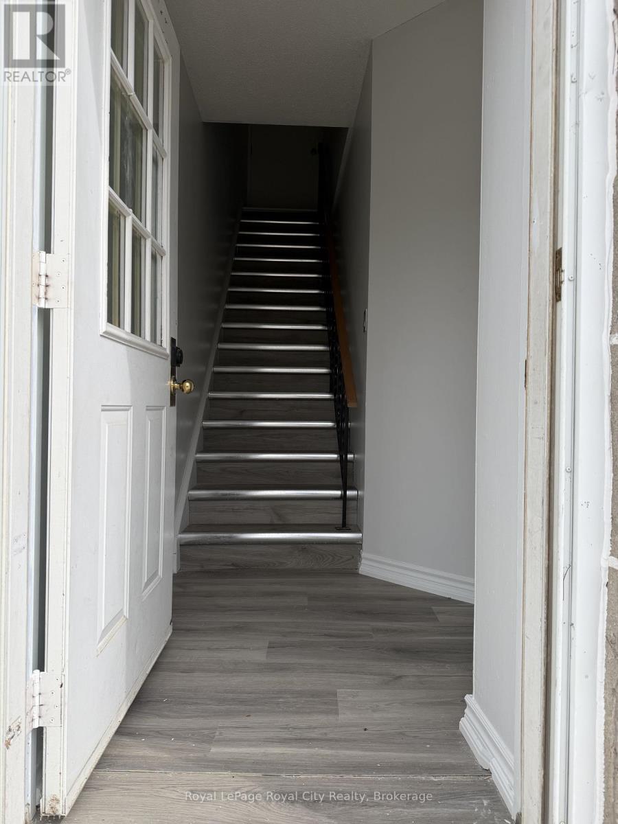 2 - 245 Speedvale Avenue W, Guelph, Ontario  N1H 1C5 - Photo 3 - X13031030