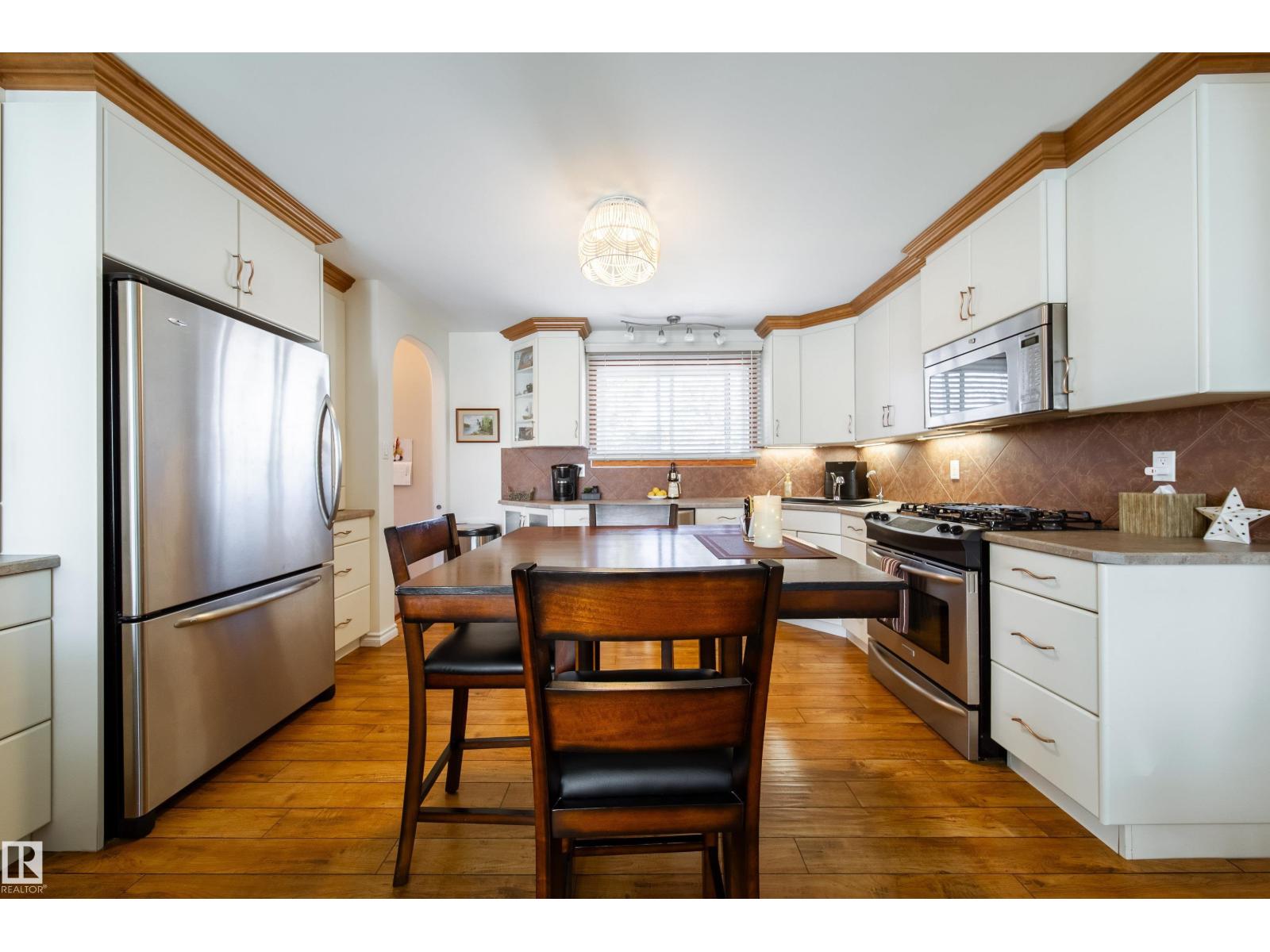 8932 154 St Nw, Edmonton, Alberta  T5R 1S8 - Photo 11 - E4483514