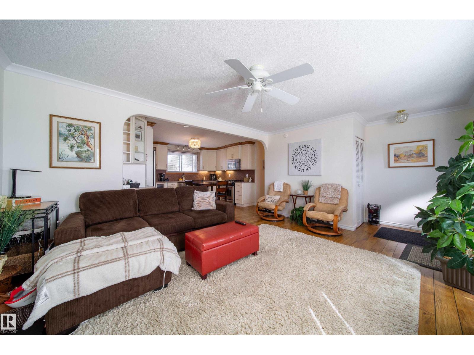 8932 154 St Nw, Edmonton, Alberta  T5R 1S8 - Photo 9 - E4483514