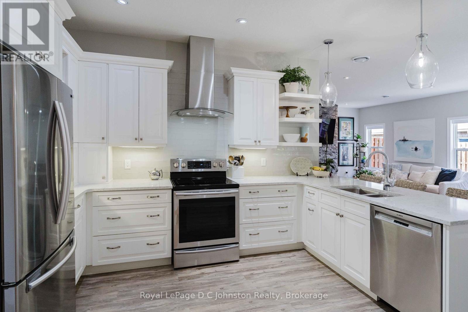 221 Grenville Street S, Saugeen Shores, Ontario  N0H 2L0 - Photo 4 - X13031118