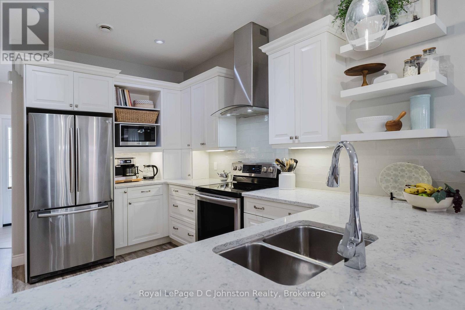 221 Grenville Street S, Saugeen Shores, Ontario  N0H 2L0 - Photo 5 - X13031118