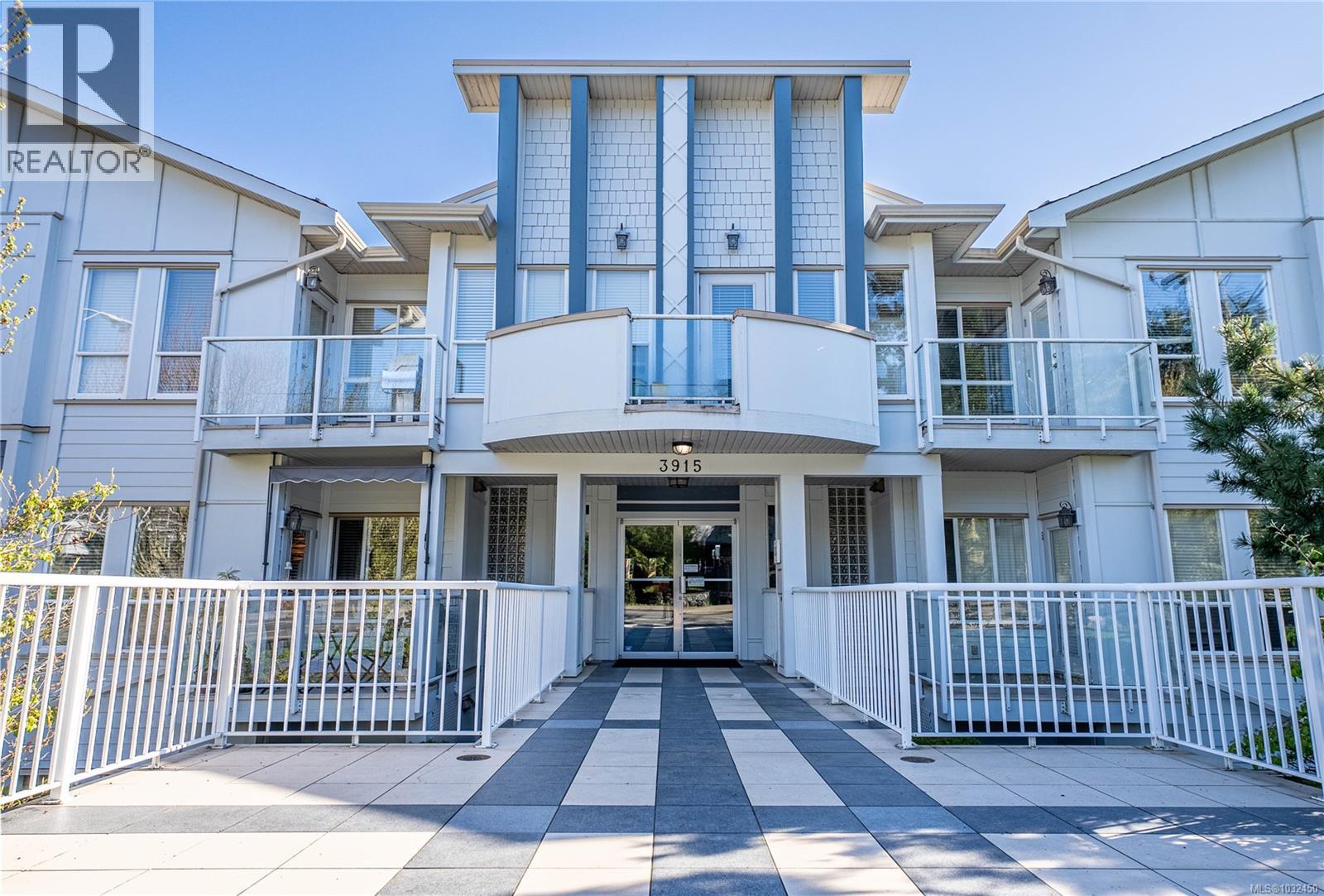 209 3915 Carey Rd, Saanich, British Columbia  V8Z 4E3 - Photo 1 - 1032450