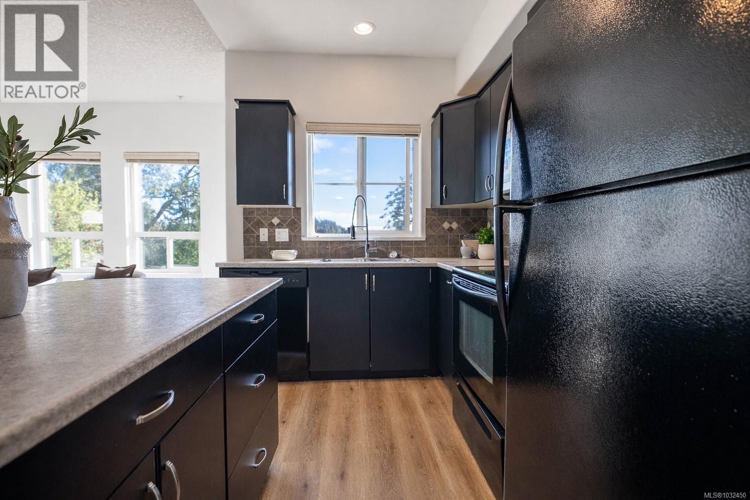 209 3915 Carey Rd, Saanich, British Columbia  V8Z 4E3 - Photo 11 - 1032450