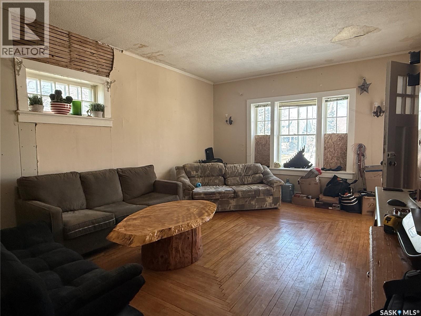 249 8th Avenue W, Melville, Saskatchewan  S0A 2P0 - Photo 4 - SK033490