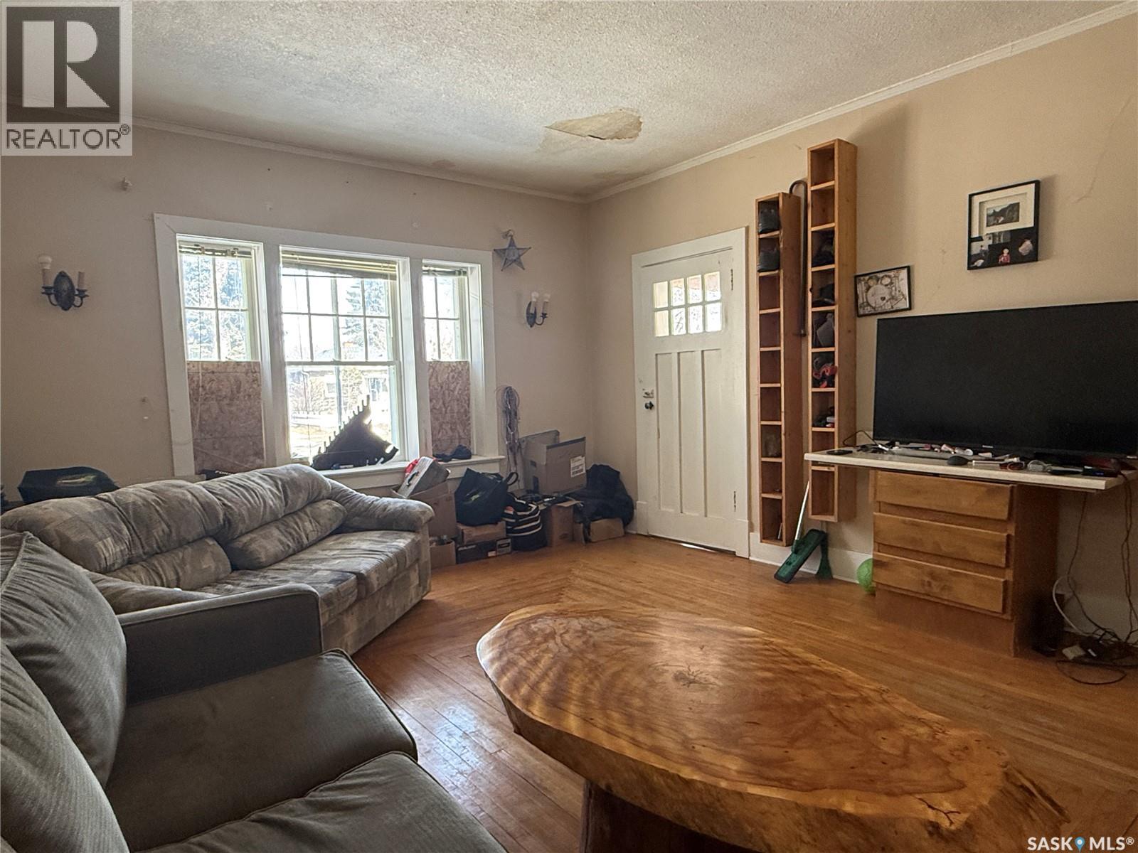 249 8th Avenue W, Melville, Saskatchewan  S0A 2P0 - Photo 2 - SK033490