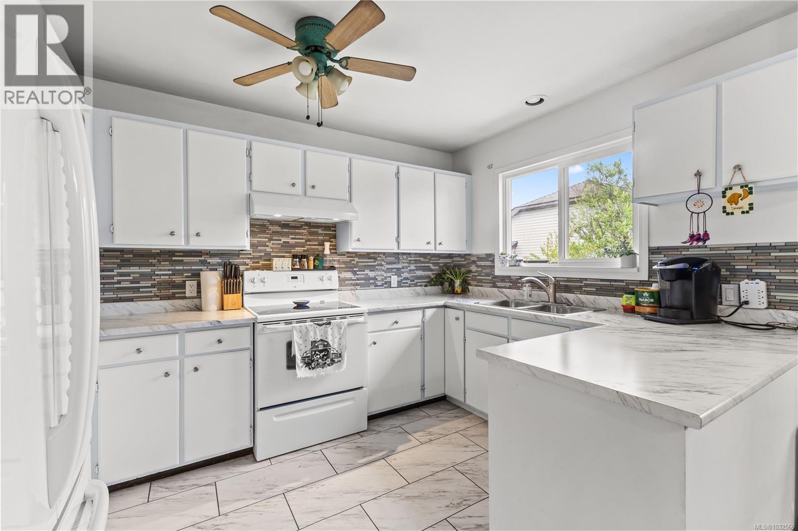 2505 Alder St S, Campbell River, British Columbia  V9W 5T3 - Photo 1 - 1032566