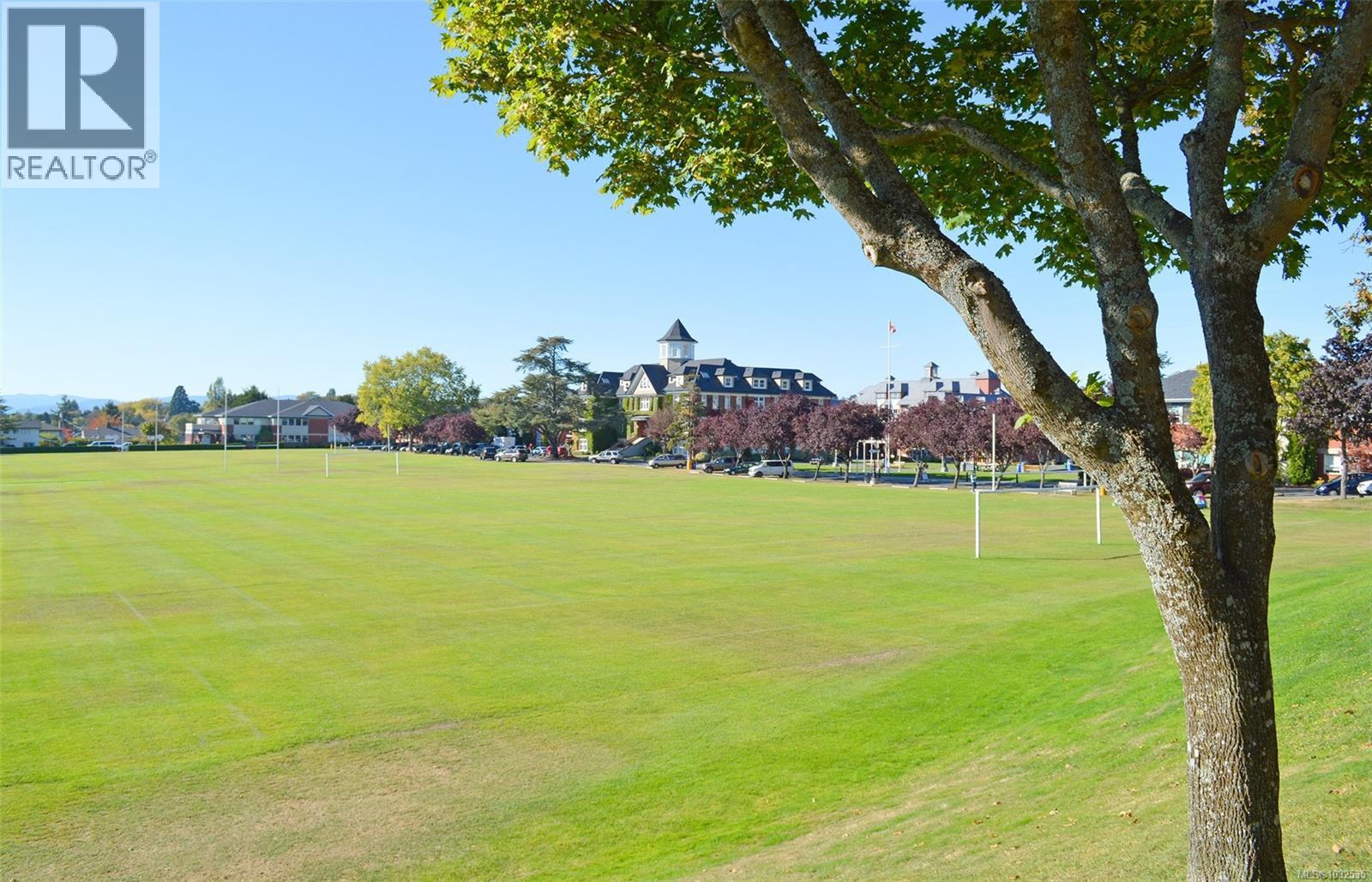 1941 Mayfair Dr, Saanich, British Columbia  V8P 1R1 - Photo 67 - 1032535