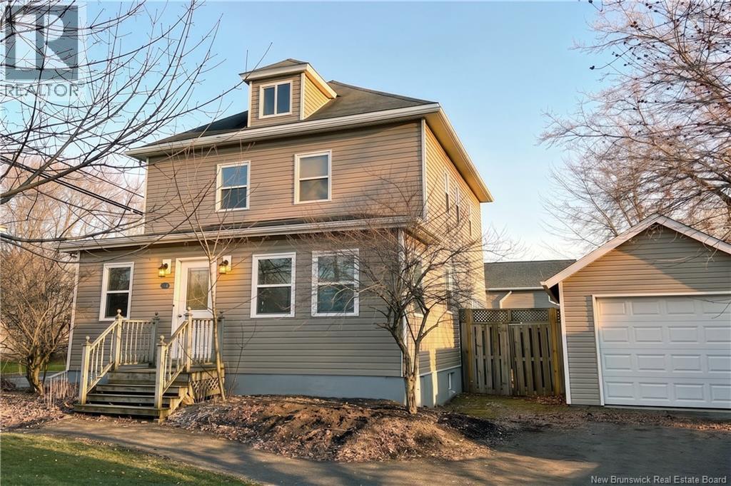 114 Pleasant Street, Moncton, New Brunswick  E1A 2V2 - Photo 1 - NB137364