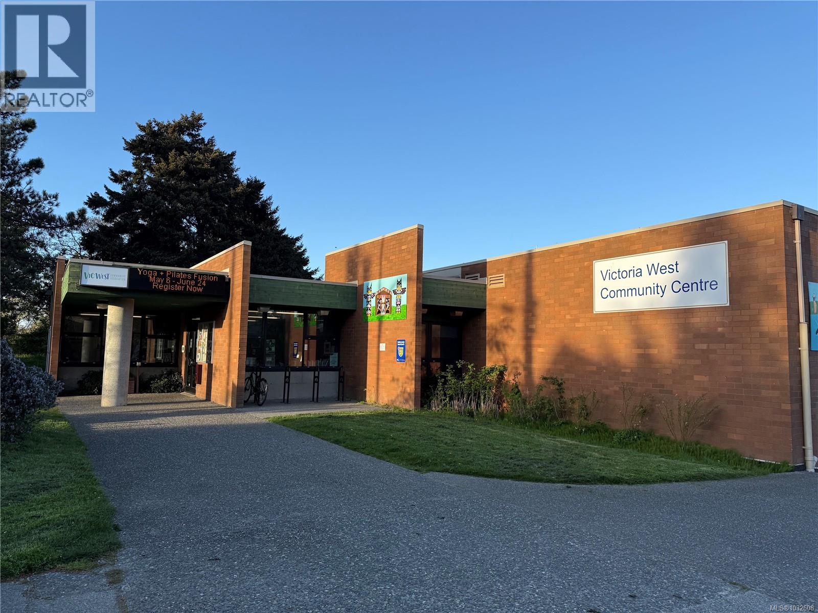 5 1035 Russell St, Victoria, British Columbia  V9A 3Y2 - Photo 8 - 1032608