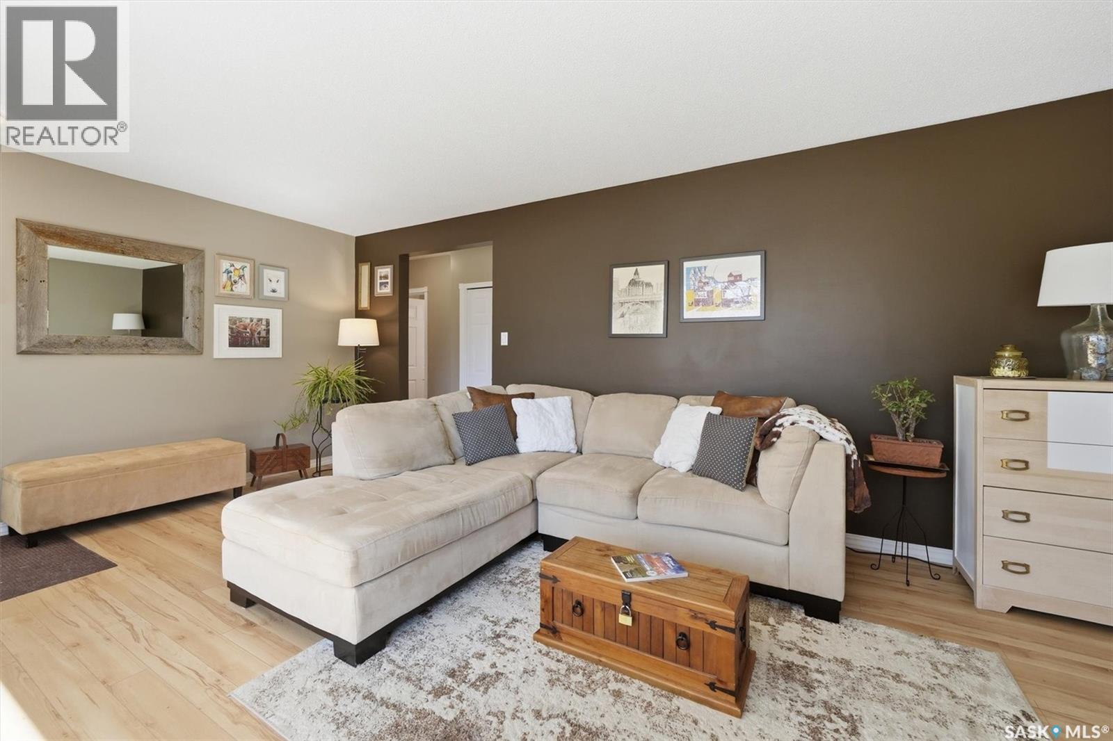 337 East Place, Saskatoon, Saskatchewan  S7J 2Y4 - Photo 3 - SK033518