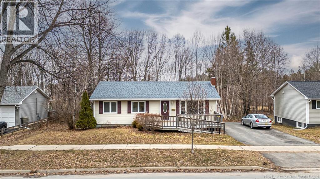 41 Bristol Street, Fredericton, New Brunswick  E3B 4W2 - Photo 2 - NB137392