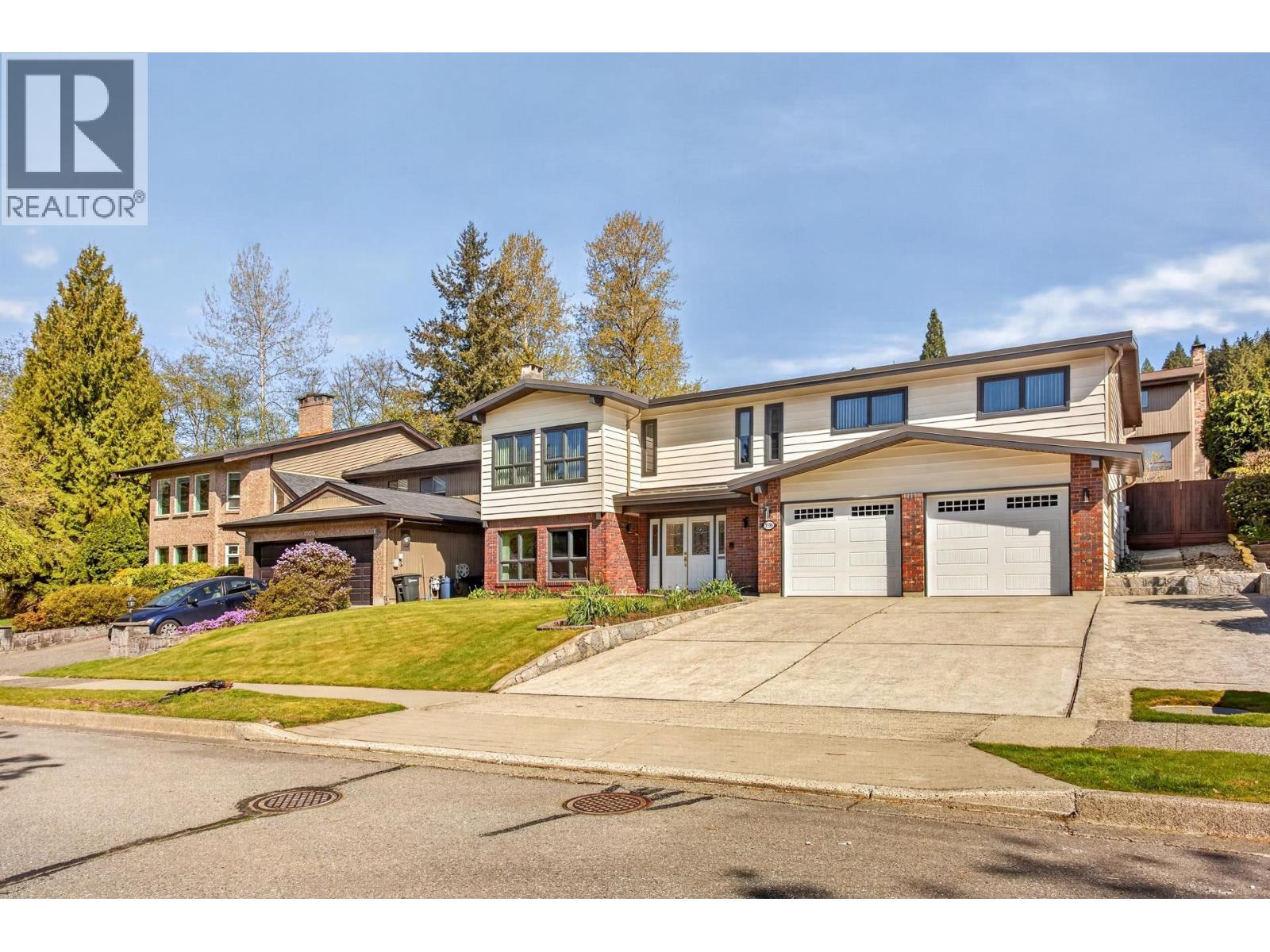 1558 Glen Abbey Drive, Burnaby, British Columbia  V5A 4C8 - Photo 4 - R3114455