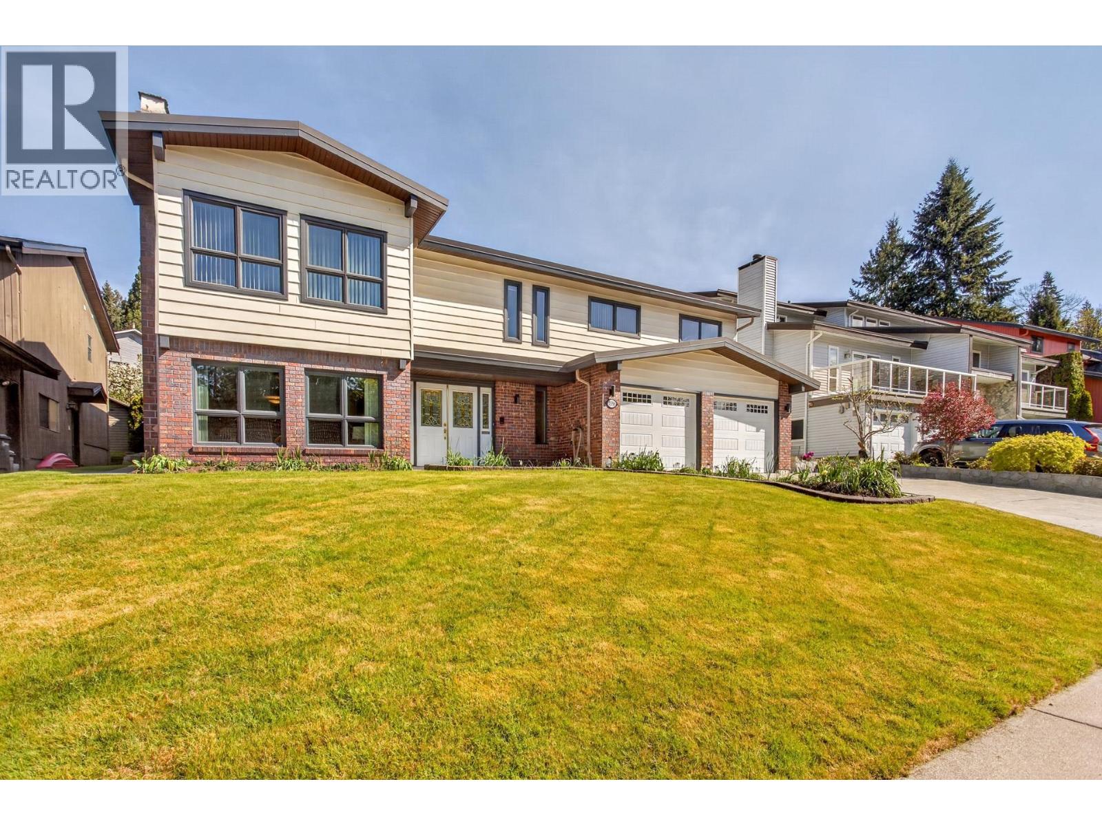 1558 Glen Abbey Drive, Burnaby, British Columbia  V5A 4C8 - Photo 3 - R3114455