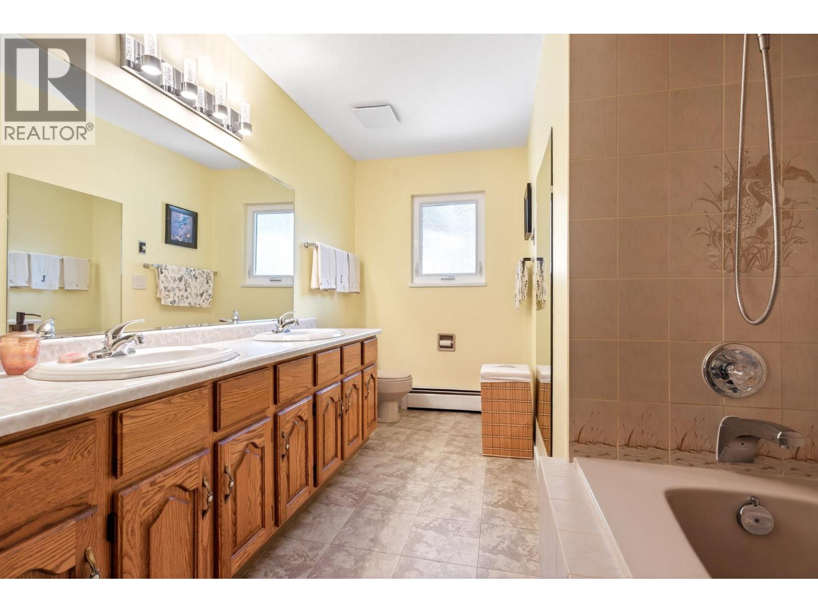 1558 Glen Abbey Drive, Burnaby, British Columbia  V5A 4C8 - Photo 23 - R3114455