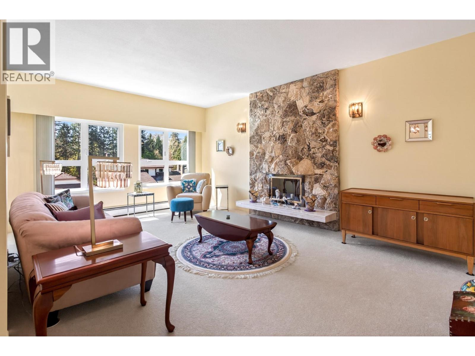 1558 Glen Abbey Drive, Burnaby, British Columbia  V5A 4C8 - Photo 9 - R3114455