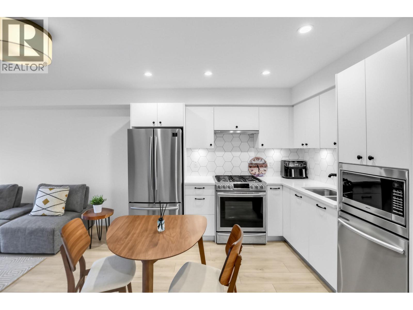 309 1519 Crown Street, North Vancouver, British Columbia  V7J 1G6 - Photo 8 - R3080041