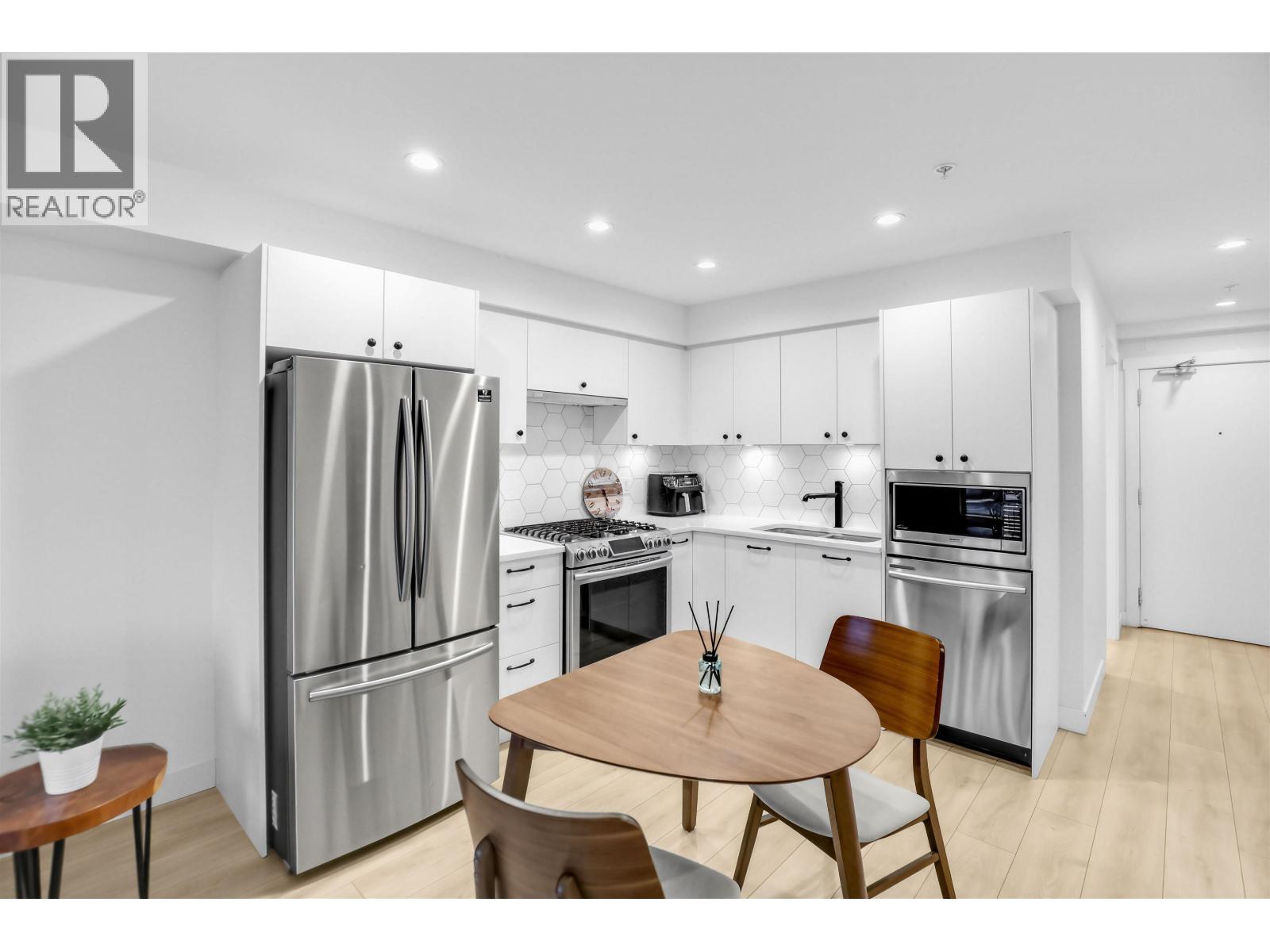 309 1519 Crown Street, North Vancouver, British Columbia  V7J 1G6 - Photo 7 - R3080041