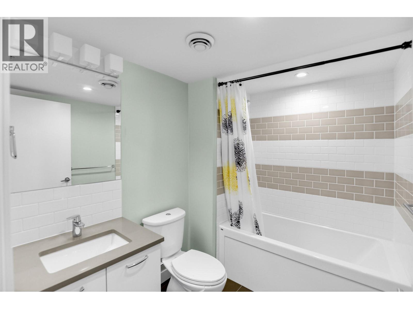 309 1519 Crown Street, North Vancouver, British Columbia  V7J 1G6 - Photo 5 - R3080041