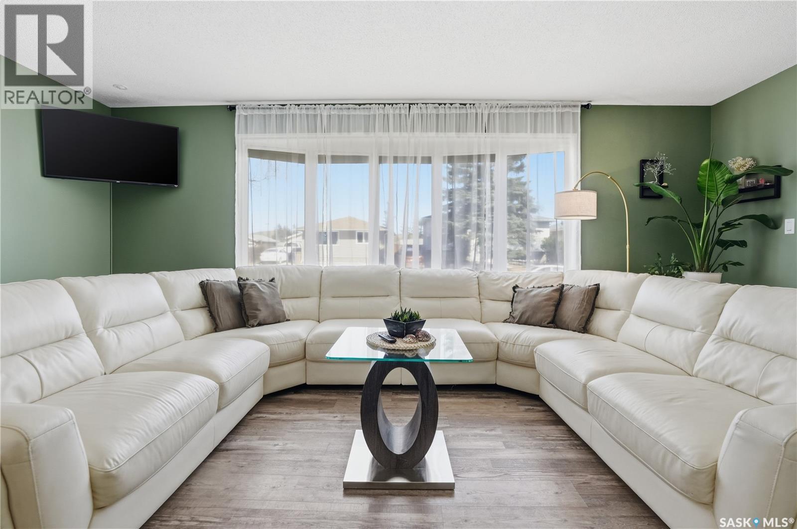 163 Lloyd Crescent, Regina, Saskatchewan  S4R 6B9 - Photo 7 - SK033541