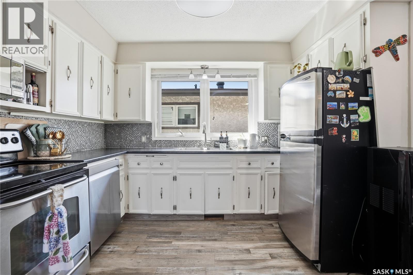 163 Lloyd Crescent, Regina, Saskatchewan  S4R 6B9 - Photo 15 - SK033541