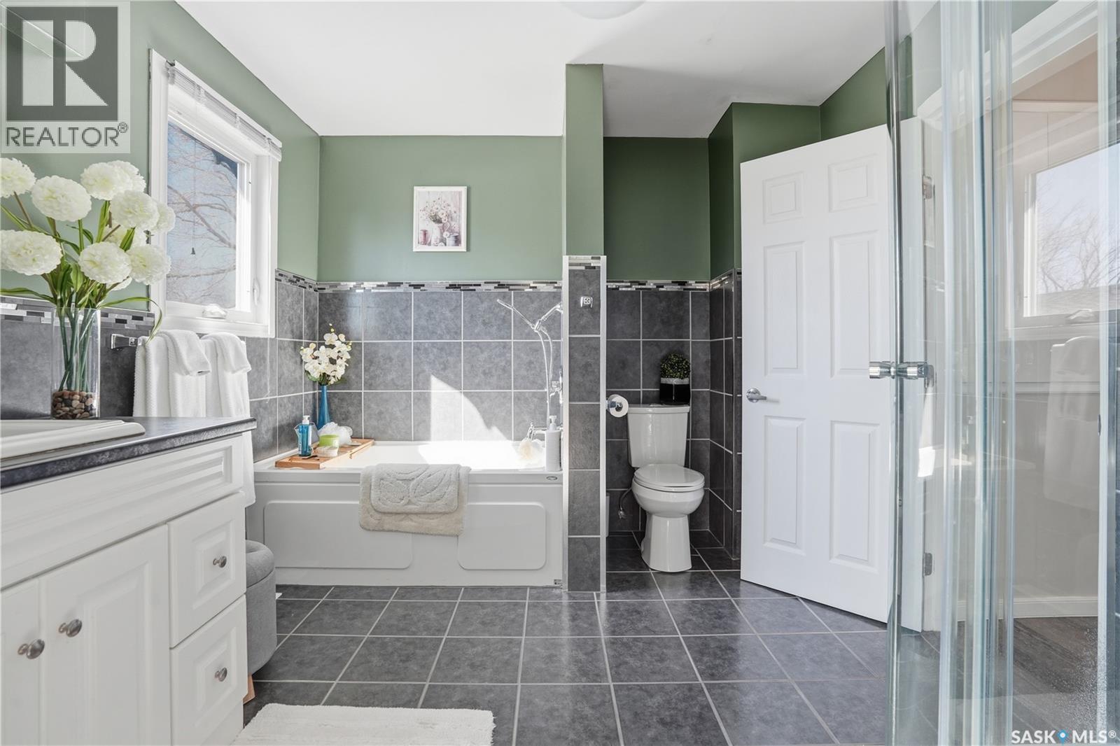 163 Lloyd Crescent, Regina, Saskatchewan  S4R 6B9 - Photo 21 - SK033541