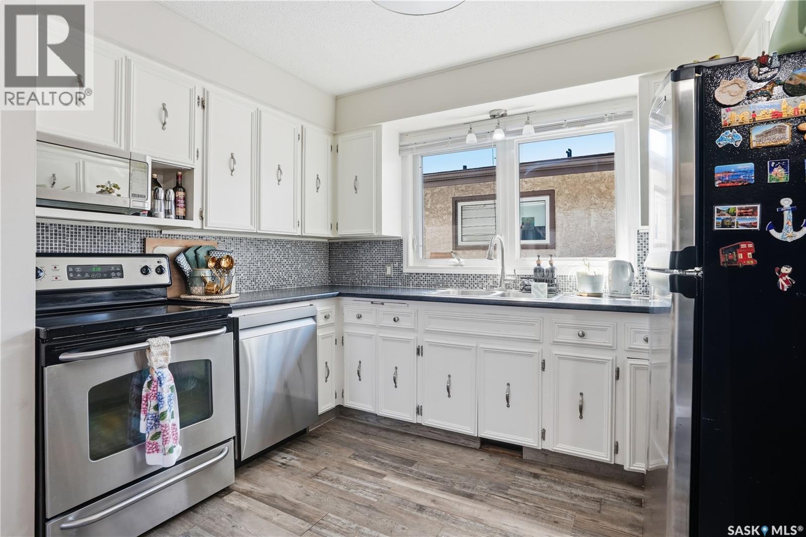 163 Lloyd Crescent, Regina, Saskatchewan  S4R 6B9 - Photo 14 - SK033541