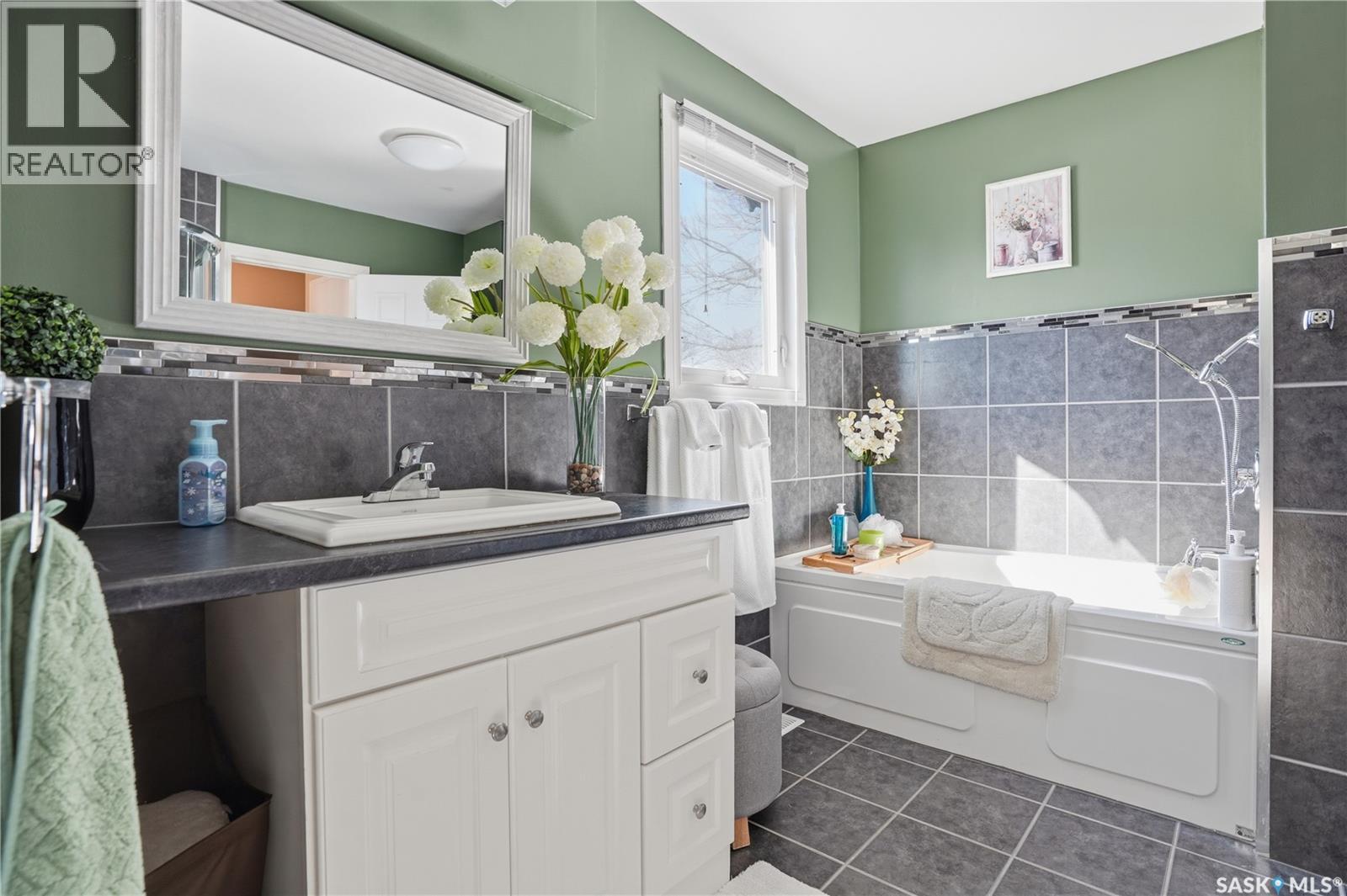 163 Lloyd Crescent, Regina, Saskatchewan  S4R 6B9 - Photo 22 - SK033541