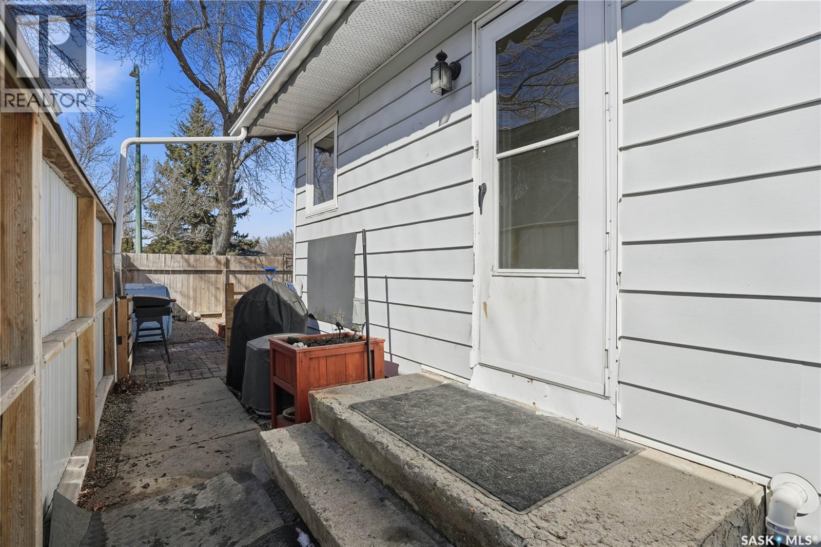 163 Lloyd Crescent, Regina, Saskatchewan  S4R 6B9 - Photo 44 - SK033541