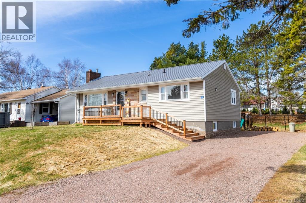 18 Hillcrest Avenue, Sackville, New Brunswick  E4L 3Y2 - Photo 3 - NB137544