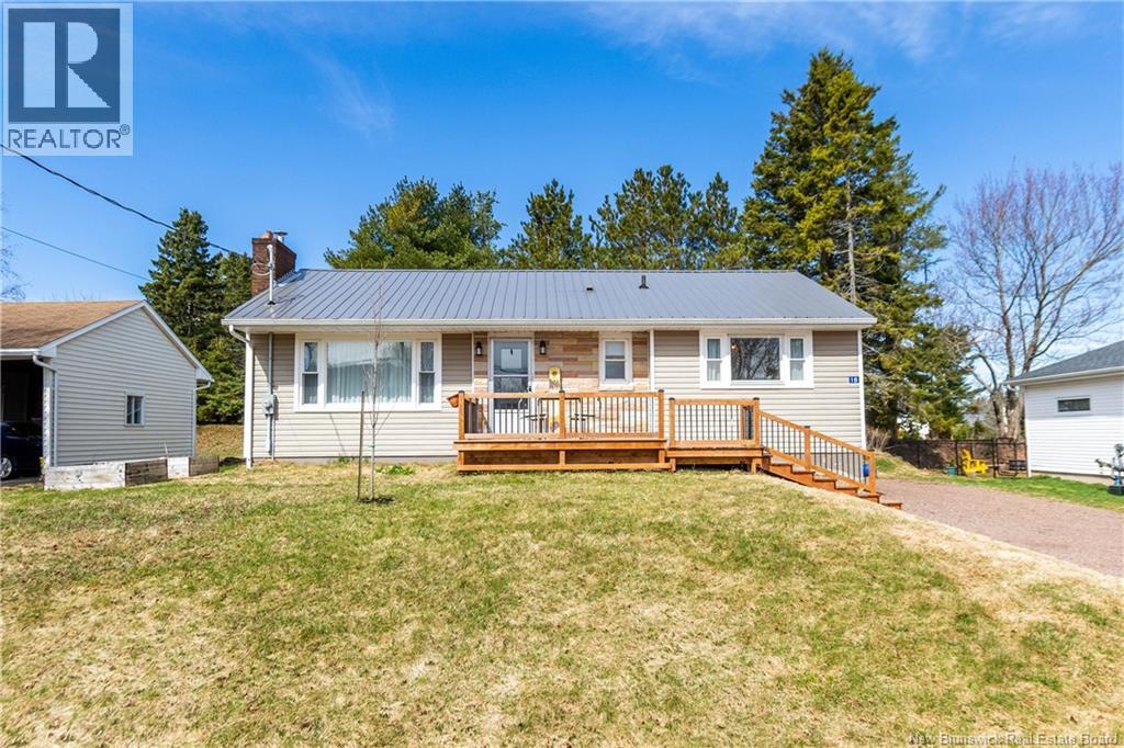 18 Hillcrest Avenue, Sackville, New Brunswick  E4L 3Y2 - Photo 1 - NB137544