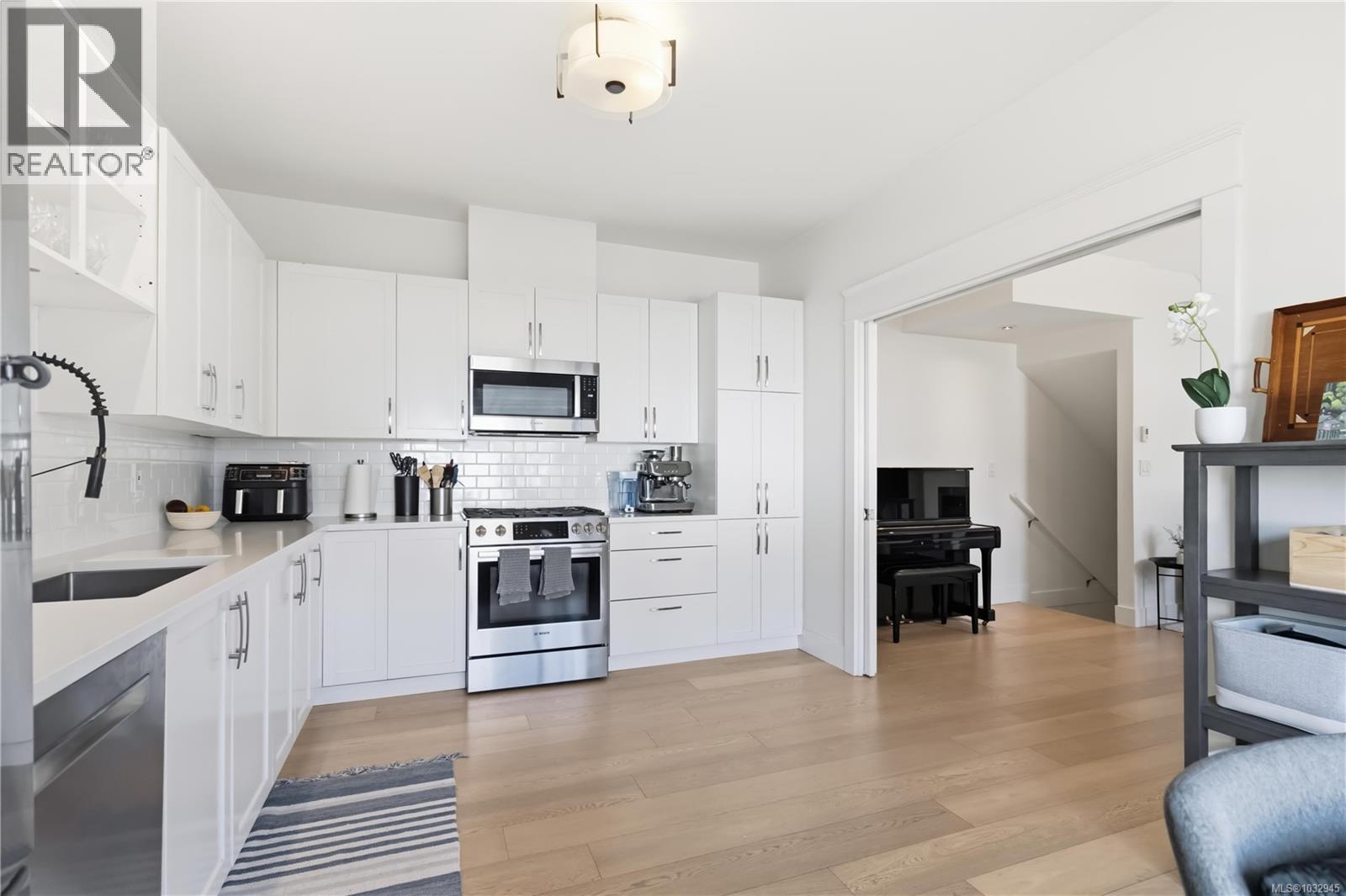 1 1521 Belcher Ave, Victoria, British Columbia  V8R 4N2 - Photo 17 - 1032945