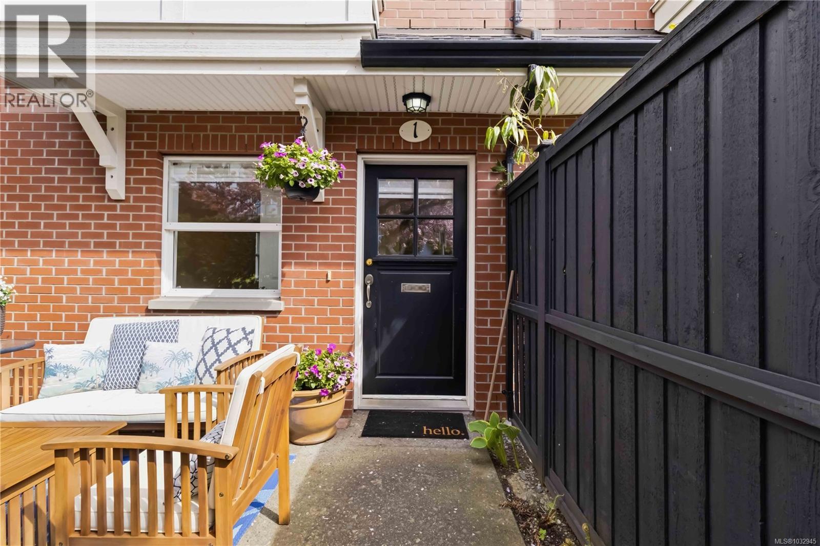 1 1521 Belcher Ave, Victoria, British Columbia  V8R 4N2 - Photo 5 - 1032945