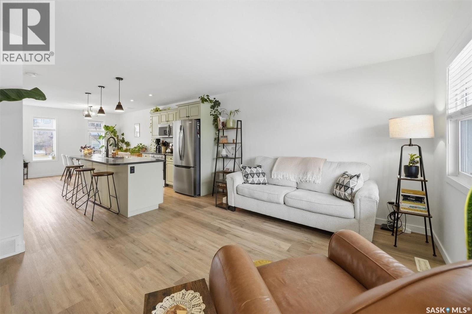 344 Levalley Cove, Saskatoon, Saskatchewan  S7T 0L1 - Photo 3 - SK033589