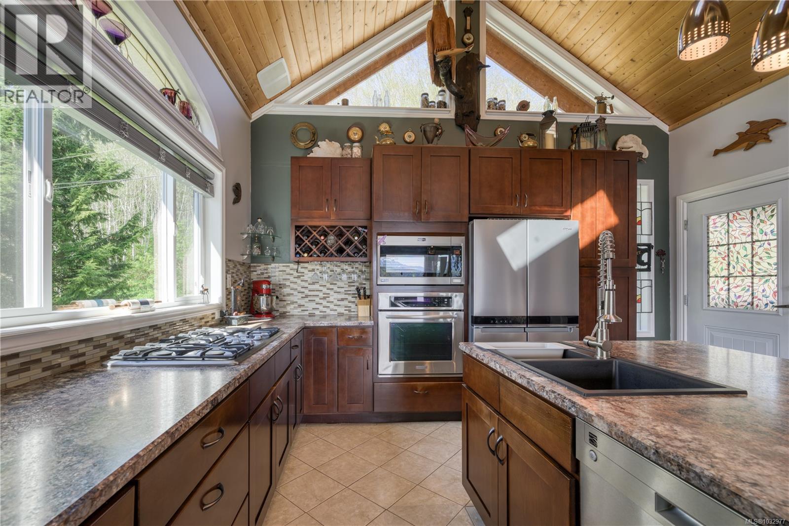 321 Harbour Rd, Coal Harbour, British Columbia  V0N 1K0 - Photo 8 - 1032977