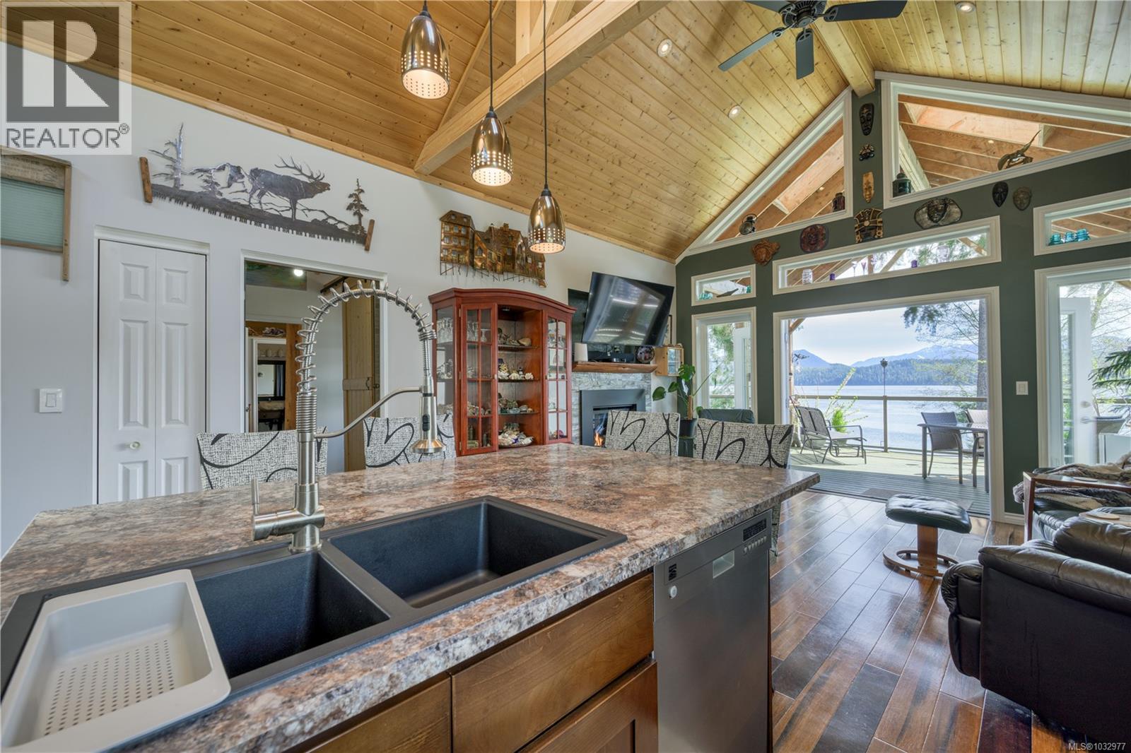 321 Harbour Rd, Coal Harbour, British Columbia  V0N 1K0 - Photo 15 - 1032977