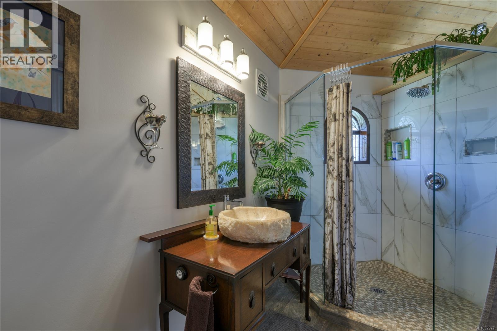 321 Harbour Rd, Coal Harbour, British Columbia  V0N 1K0 - Photo 28 - 1032977