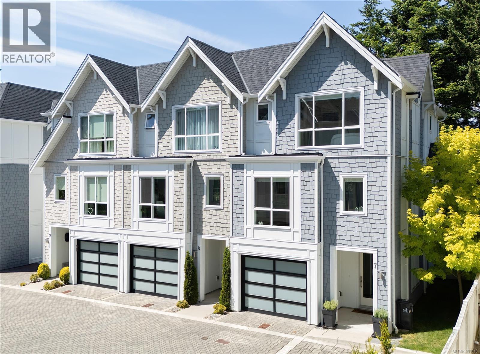 7 1032 Cloverdale Ave, Saanich, British Columbia  V8X 2T9 - Photo 34 - 1033010