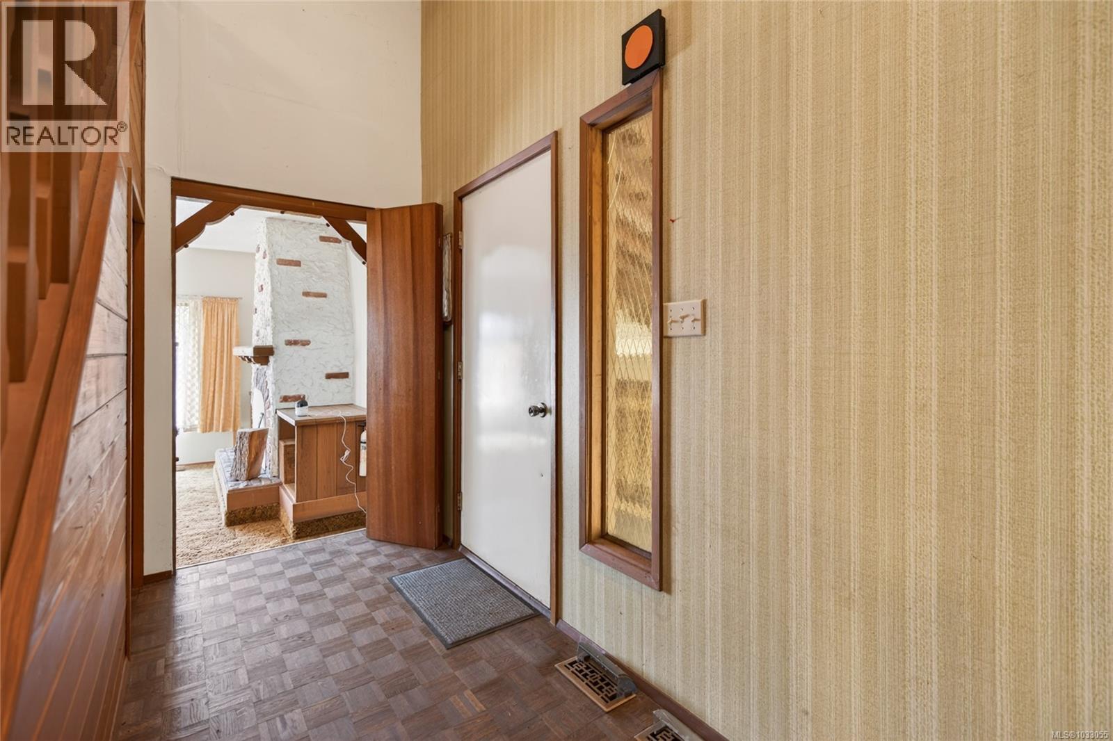 7191 Island Hwy, Fanny Bay, British Columbia  V0R 1W0 - Photo 4 - 1033055