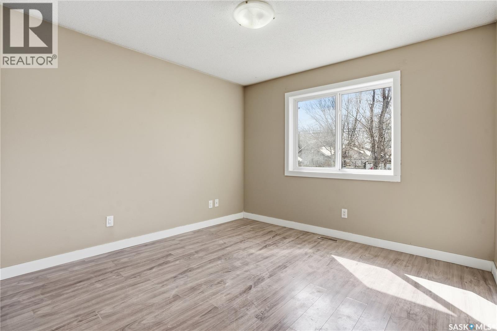 1152 Cameron Street, Regina, Saskatchewan  S4T 2S8 - Photo 12 - SK033597