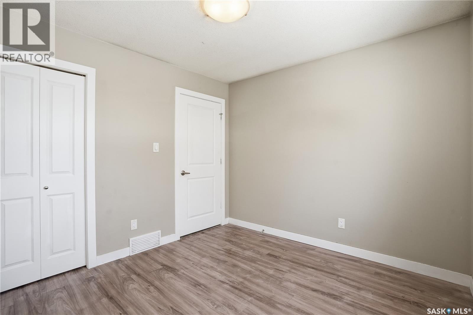 1152 Cameron Street, Regina, Saskatchewan  S4T 2S8 - Photo 9 - SK033597