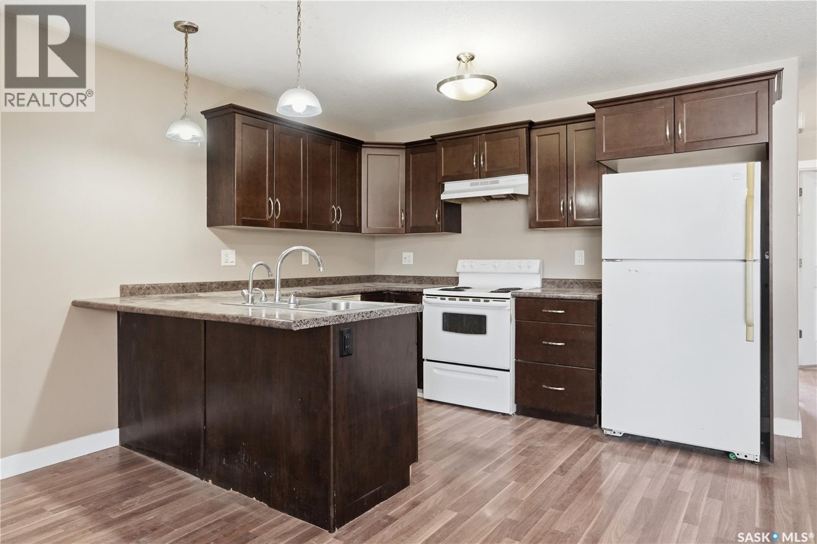 1152 Cameron Street, Regina, Saskatchewan  S4T 2S8 - Photo 3 - SK033597