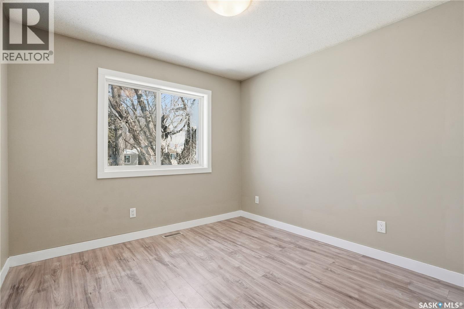 1152 Cameron Street, Regina, Saskatchewan  S4T 2S8 - Photo 8 - SK033597