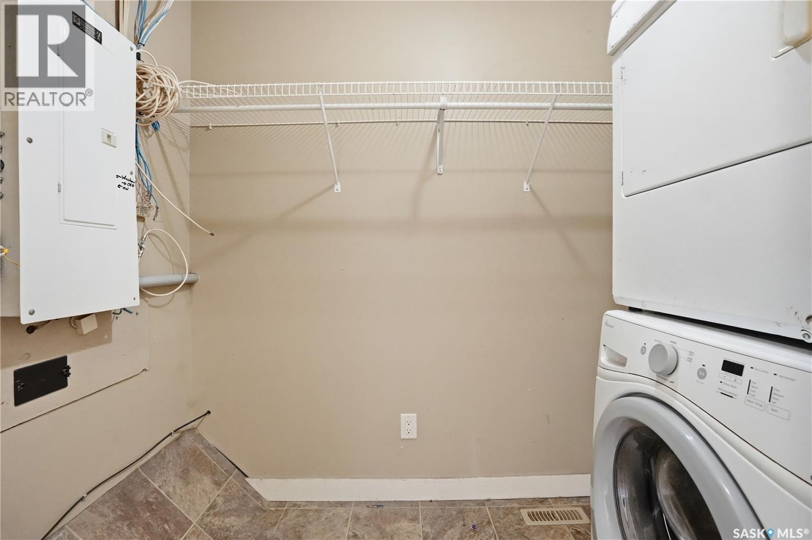 1152 Cameron Street, Regina, Saskatchewan  S4T 2S8 - Photo 14 - SK033597