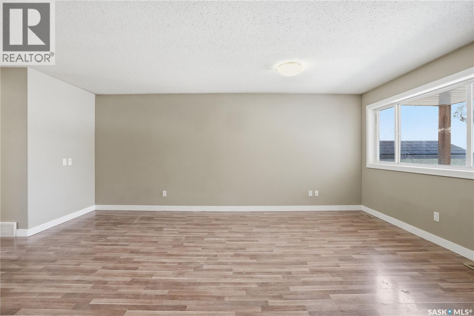 1152 Cameron Street, Regina, Saskatchewan  S4T 2S8 - Photo 6 - SK033597